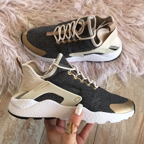 NWT Nike Air Huarache Ultra special edition! - Picture 3 of 8